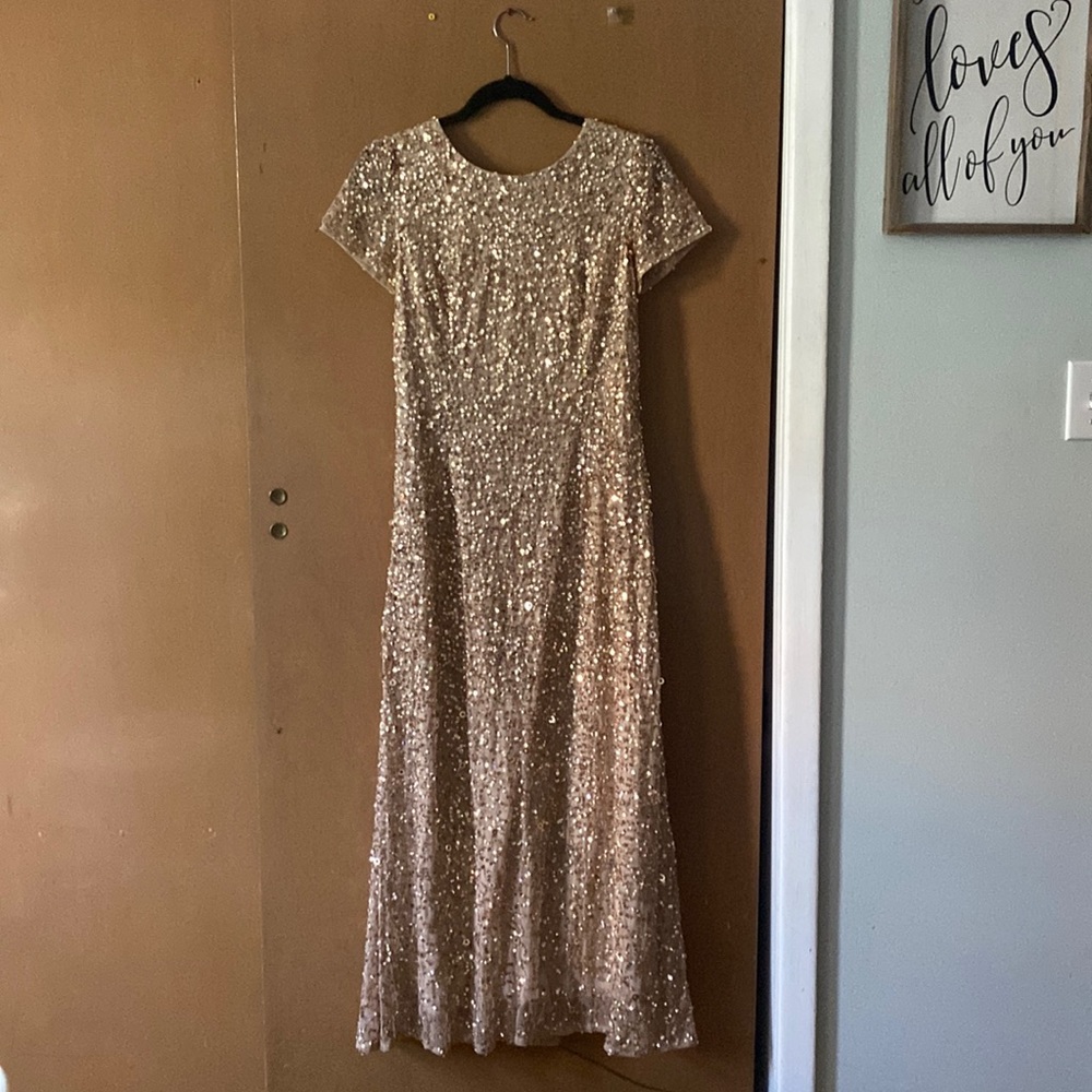 Adrianna Papell Women's Short-Sleeve All Over Sequin Gown US size 8